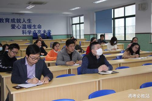 教师|镇江教师集体辞职，只是个人原因？知情人道出真相