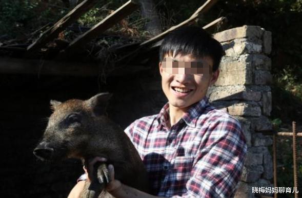 大学|儿子收到本科大学录取通知书，父母却愁眉不展，一年学费贵得离谱