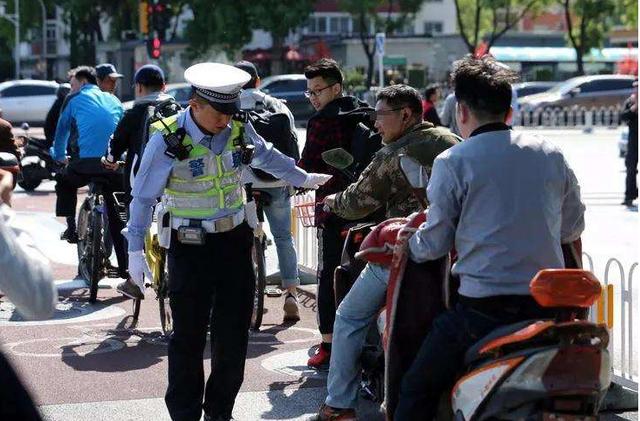 #电动车#又一电动车“新规”实行，被抓到直接罚500，交警：但愿你没有！