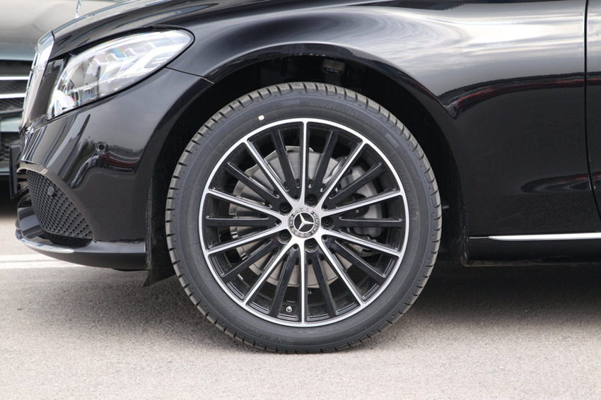 『SUV』又跌6万！一年卖出15.5万辆，轴距2米9油耗6.7，还要啥宝马3系