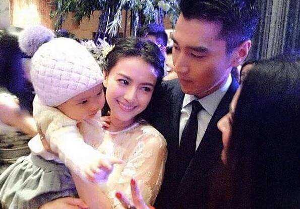 高圆圆:高圆圆带女儿现身公园,赵又廷贴身陪伴,婆媳关系一片和谐