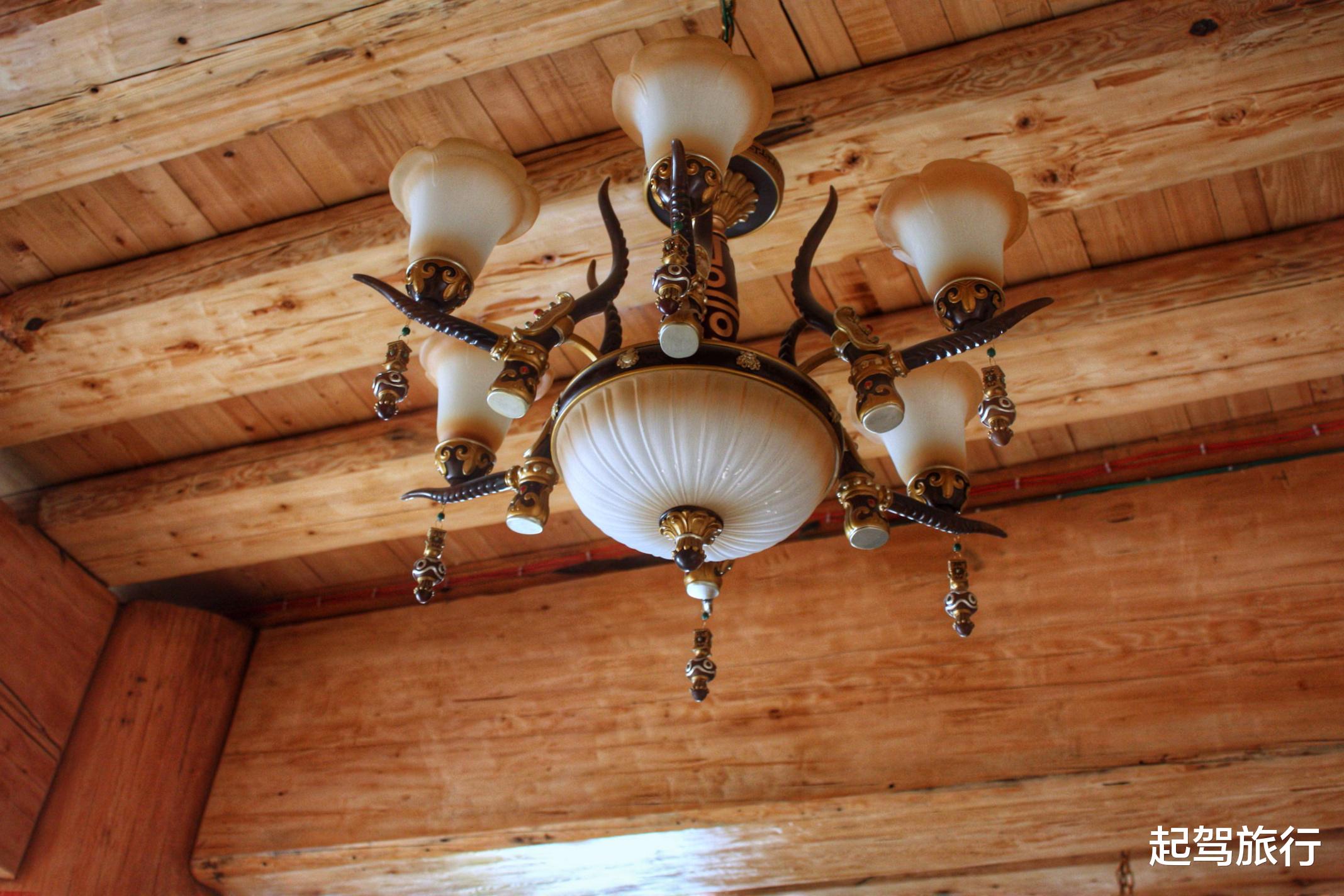 『云南』云南藏区普通藏民房子造价1000万！我们跟藏民比起来，到底谁才是穷人？