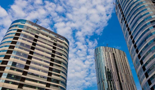 开发商有多赚钱？建筑成本只有2388元，房子卖6万！