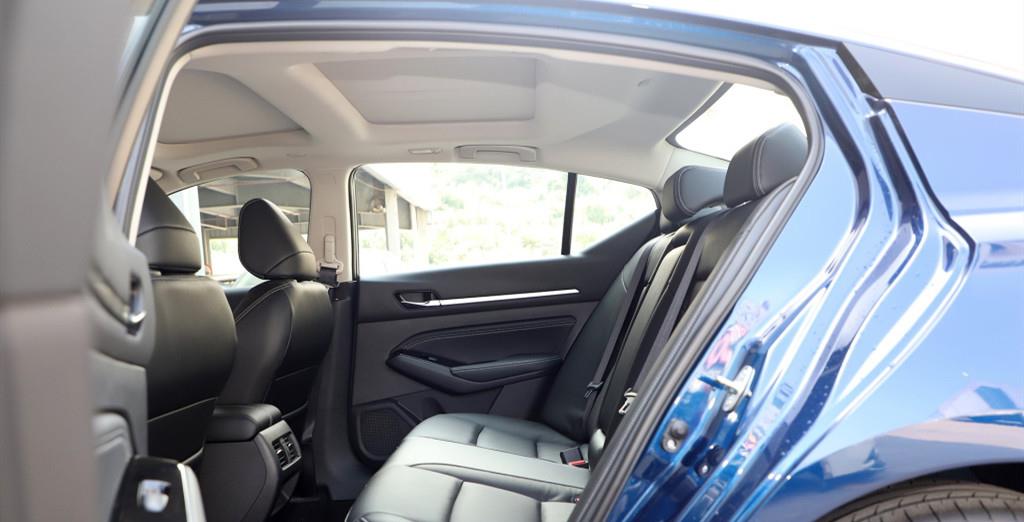 大众迈腾@B级轿车界的“低调王”，2.0T榨出252马力，长超4米9可放弃迈腾