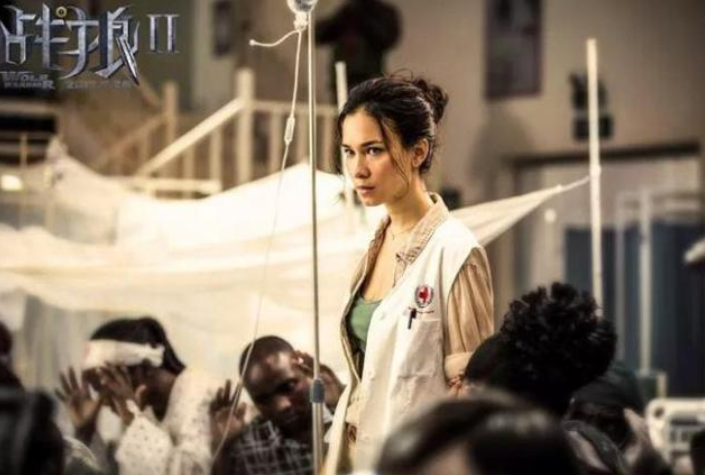 吴京|她片酬超过李连杰和成龙，连走路都要钱？吴京：请不起她