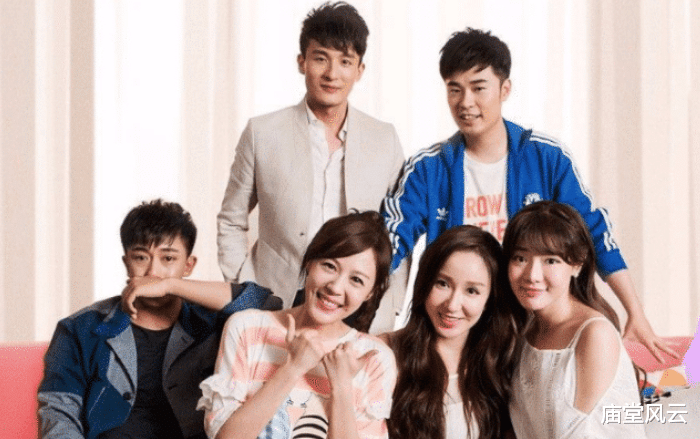 爱情公寓■《爱情公寓》中“乱编”的剧名，今已上映两部，这是神预言吗