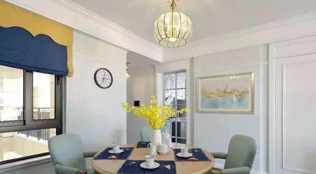 【】朋友的新房装修完工，第一次看到这样的鞋柜，实用又超美，羡慕了