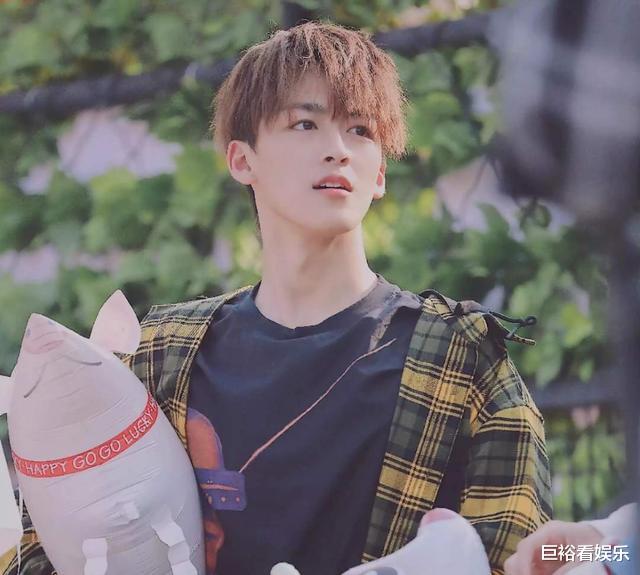 『张子枫』2020“参加高考”的明星，张子枫、赵今麦上榜，而她却选择放弃？