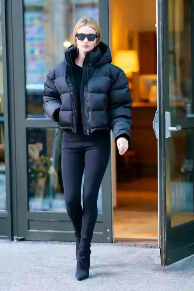 刘敏涛|真服了刘敏涛，那么短的头发还冲头扎个小啾啾，45岁素颜也显嫩