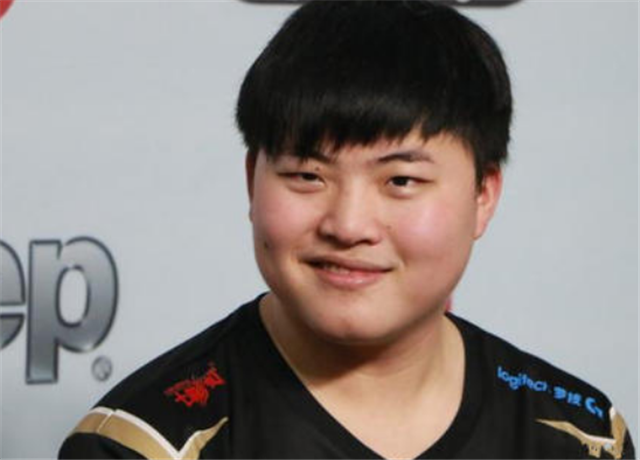 Uzi：uzi职业生涯的一大遗憾，为S赛冠军藏了一招，粉丝至今都不知道