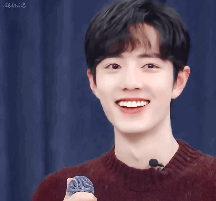 肖战|肖战新剧开拍，一身黑衣低调现身拍摄现场，导演点赞证实