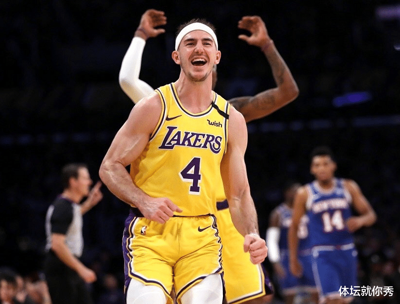 湖人队|湖人从输7分到赢23分，可有谁注意到，他的出场时间减少了12分钟