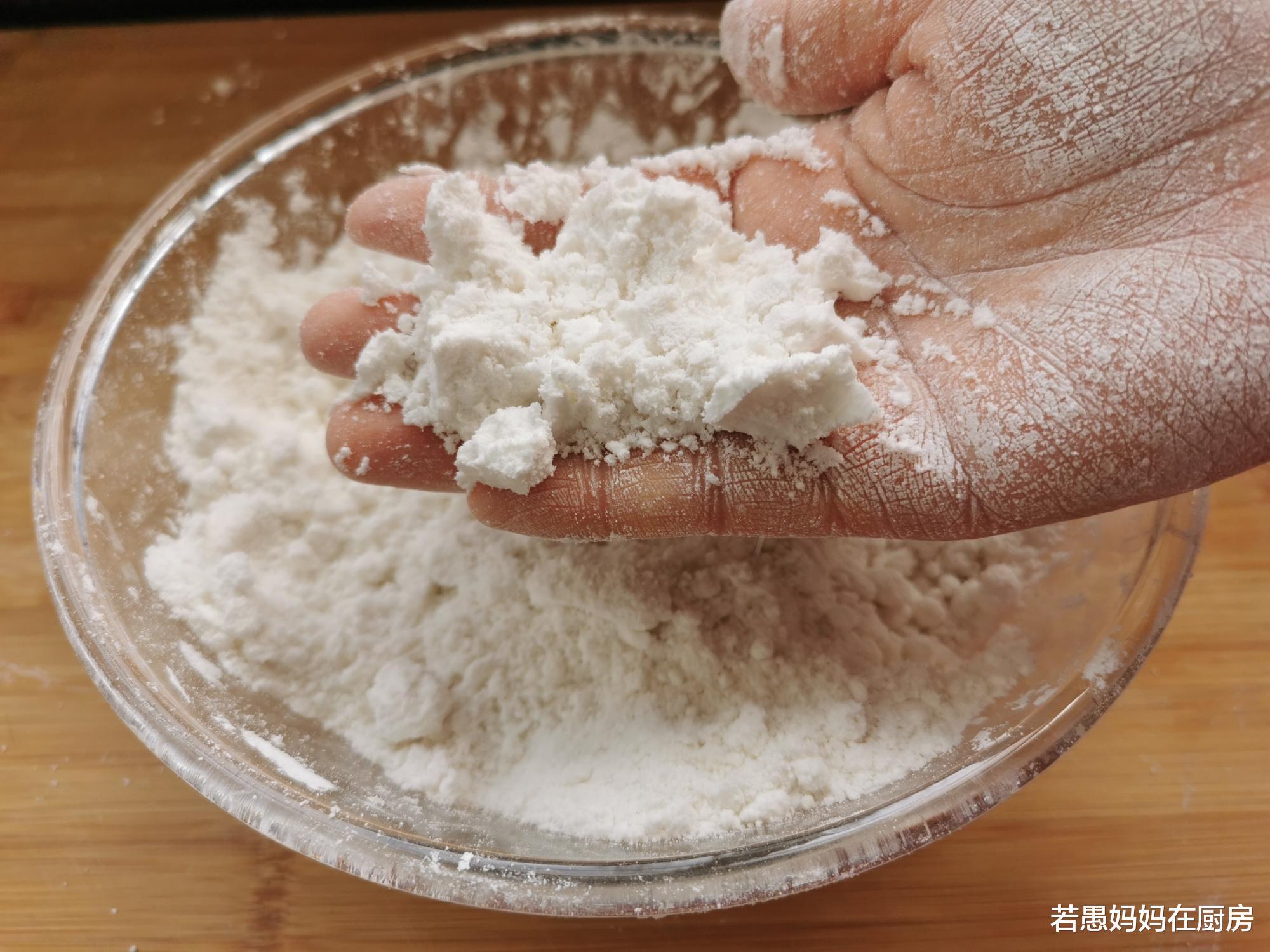 『土豆』想吃米糕不用买，告诉你详细做法，不用面粉不用发酵，成本5块钱