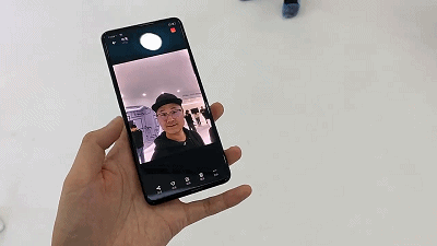 |再见异形屏，OPPO亮出王牌！谁也没想到，屏下镜头如此惊艳