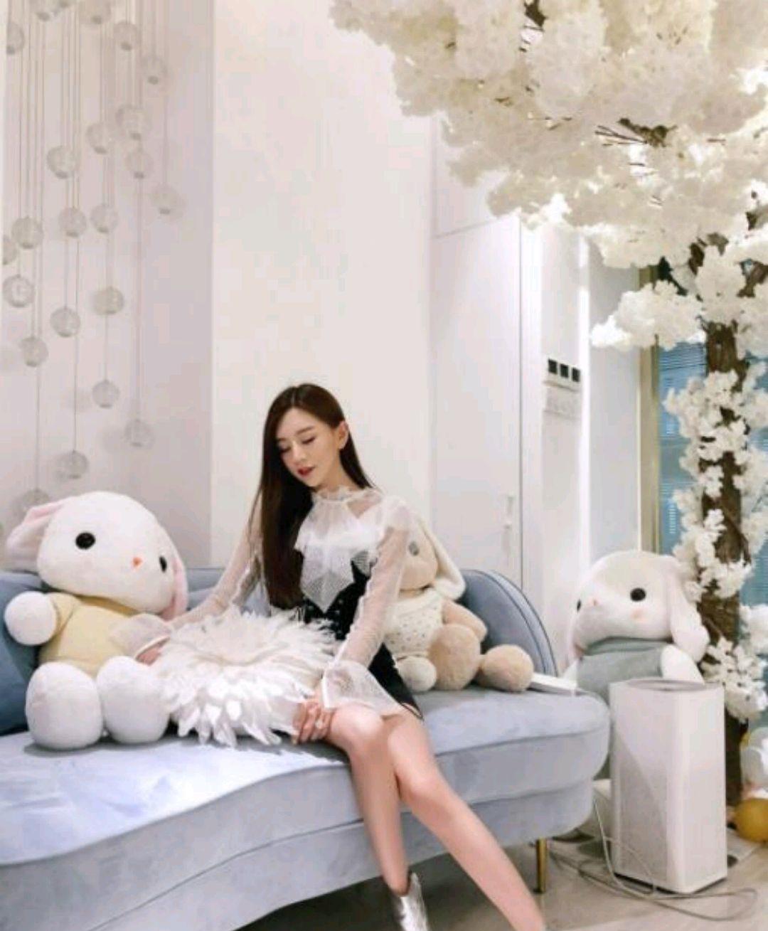 丁彦雨航▲丁彦雨航前女友李莎莎，祝福她幸福