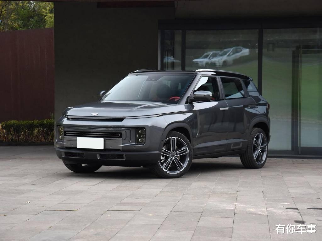 【吉利汽车】吉利“极光”上市即火，首月订单突破2.7万，11万起都说比路虎帅