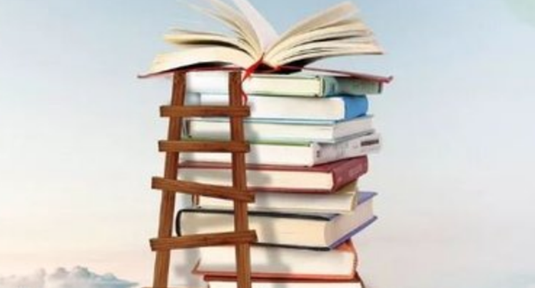 「高考」备考到底有多难?初三复习课本比人还高,我们有什么理由不努力?