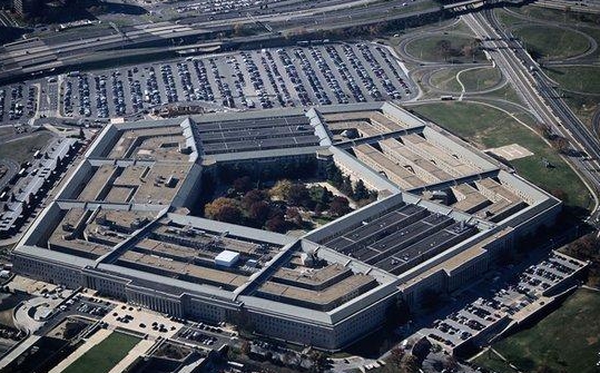 龙龙观天下 上海又火了！耗资15亿建“第一闲置楼”，号称“山寨版五角大楼”