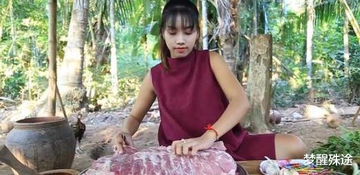 女孩|来中国打工的柬埔寨女孩，第1次发工资时哭了，直言：我要回国！