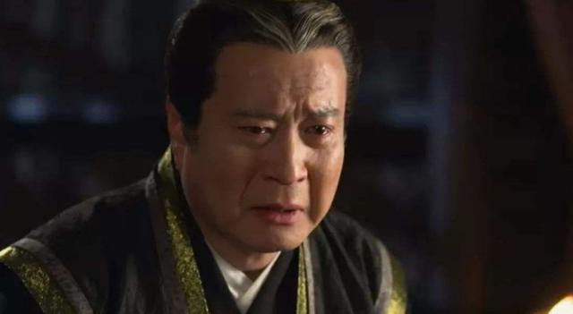 丁义珍|靠《人民名义》大火,60岁丁义珍现身湖边钓鱼,满头白发精神十足