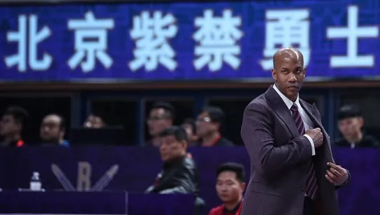 #北控男篮#CBA第一笔签约来了！谢谢马布里啊！他又替中国篮球干了件好事