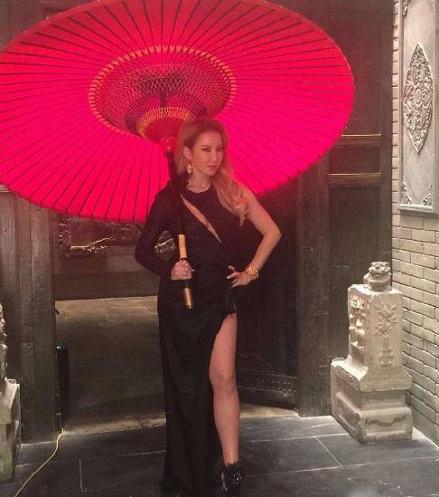 李玟|李玟哭诉心灵破碎，曾9次人工受孕失败，17年青春换婚姻一地鸡毛