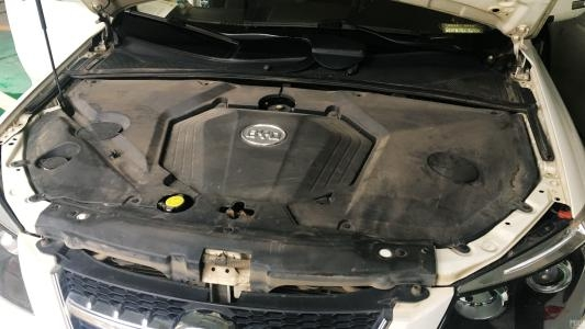 国产车■为什么国产车有发动机罩,而进口和合资车的没有?