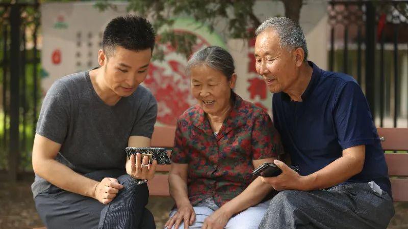 刘和刚|世界小姐亚军战扬,比丈夫刘和刚小十岁,如今一家四口十分幸福