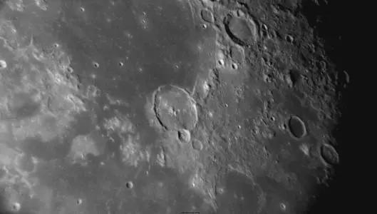 月球@月球比任何人预想的都要复杂，它并不像许多科学家相信的那样