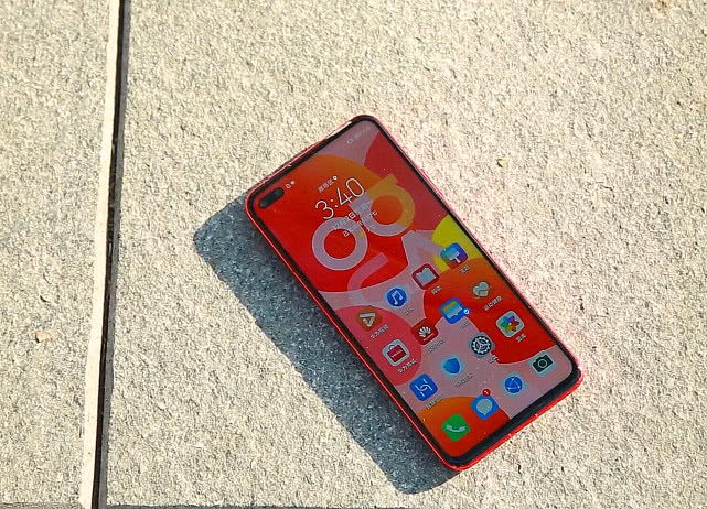 『华为Nova』终究要“低头”?华为5G手机再跌新低价,后悔买早的用户不在少数