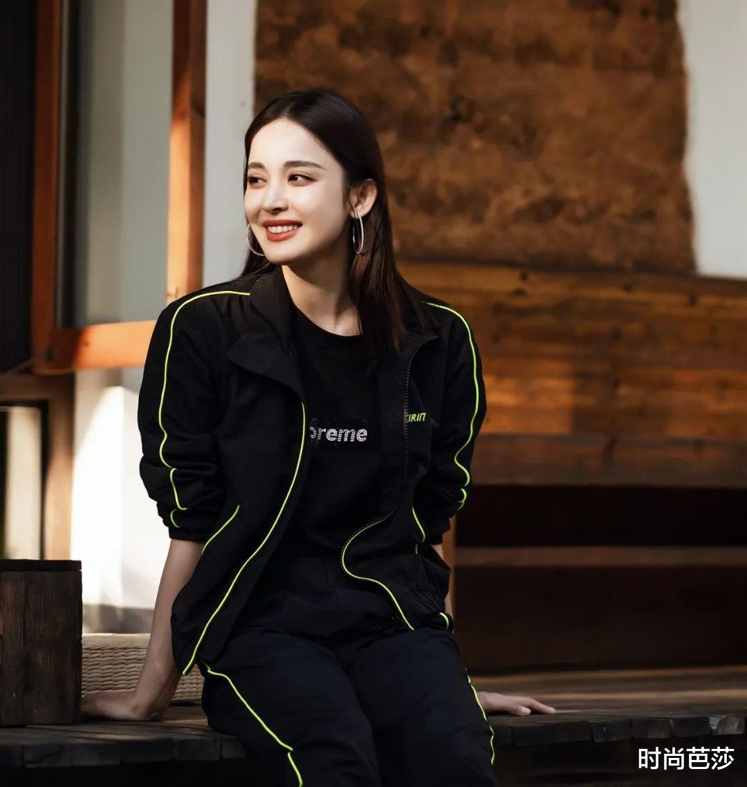 「发际线」杨超越拔头发看得我胆战心惊！原来发量感人都是假象？