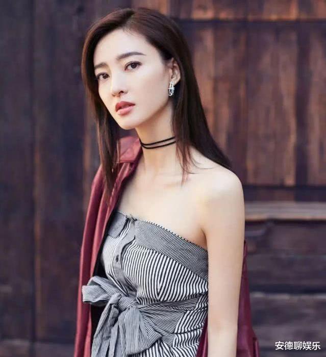 [王丽坤]要凉了？演女主遭剧组强制杀青，与已婚男星共处称“打麻将”