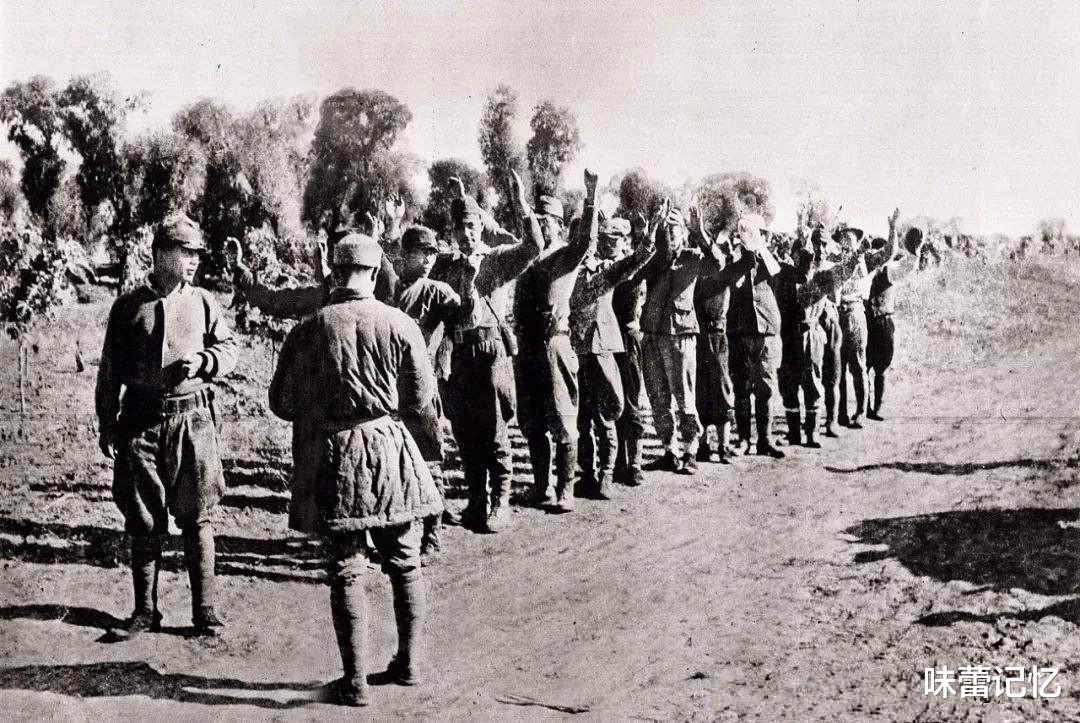 「苏联」俘虏被集体枪决时,为什么不奋起反抗?老兵含泪道出三点原因