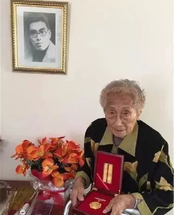 |丈夫牺牲后被割下头颅,她挺着大肚去敌军大营,要回丈夫头颅