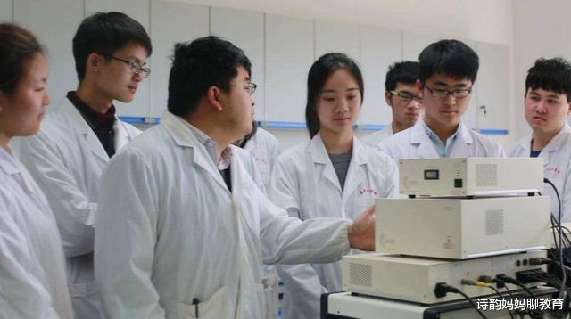 大学|让人又爱又恨的4个大学专业，学起来头秃，毕业后月薪过万不是梦