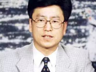 袁泉|2000 年的朴树: “袁泉，你歧视艾滋病吗？”