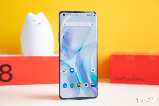 一加科技|2K分辨率+30W无线充,已跌至4999元,上半年的顶尖5G旗舰加速让路