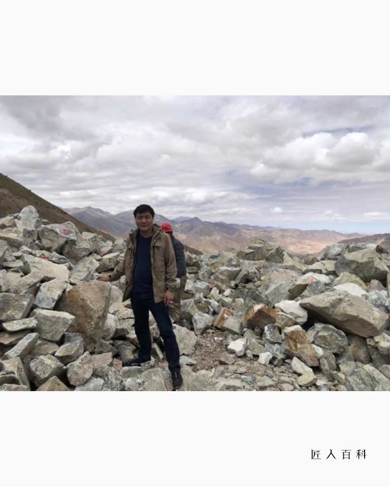 玉雕|玉石美自磨砺出，始知香自苦寒来——张明华的玉雕生活