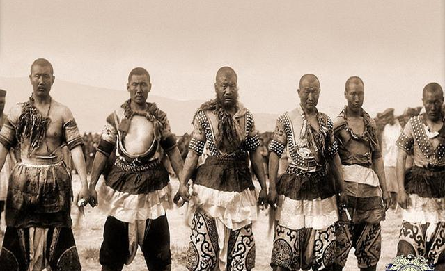 高强|直击清朝大内侍卫的真实样子：虎背熊腰，手持兵器，个个武艺高强