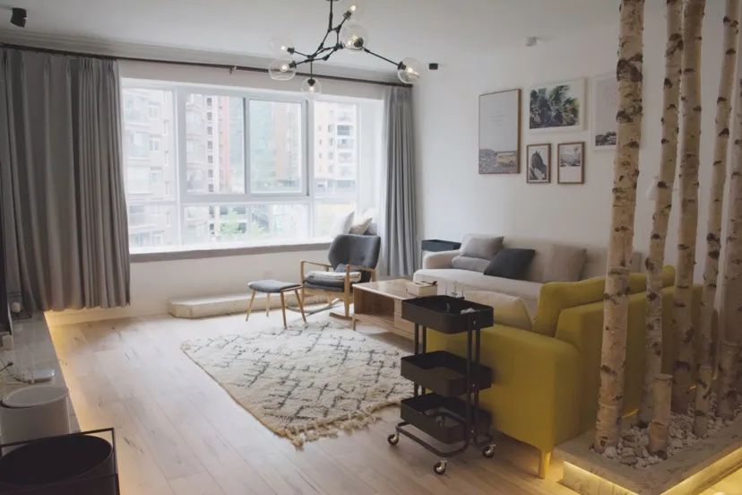 『』客厅不带阳台，窗户这样设计，生活精致舒适