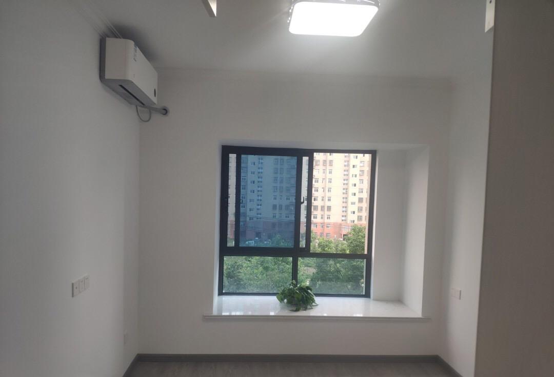 |终于完工,打扫干净真漂亮,飘窗上打柜子很实用,邻居都羡慕!