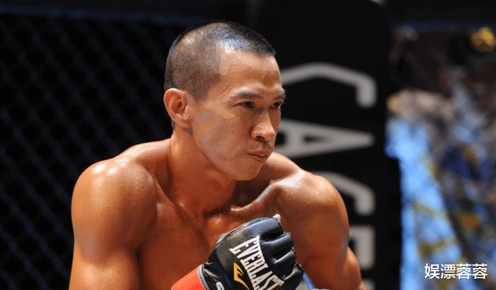 影帝|同样是影帝：一个花9个月练一身肌肉，一个花20万贴一身“假的”！