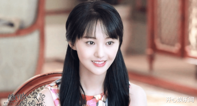 #郑爽#郑爽久违露面,坐在神秘男生旁边笑意浓,男生颜值不输张翰