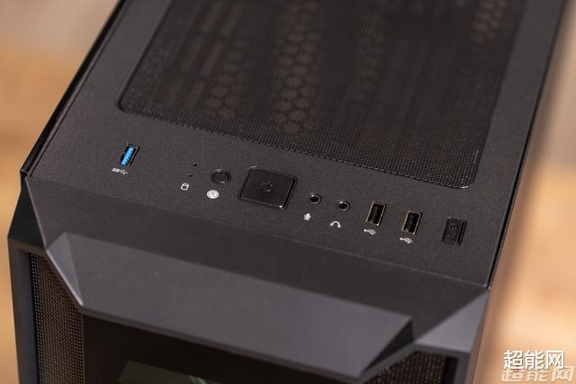 显卡|这次攒机，我选了微星全家桶：除了有才华还要有颜值