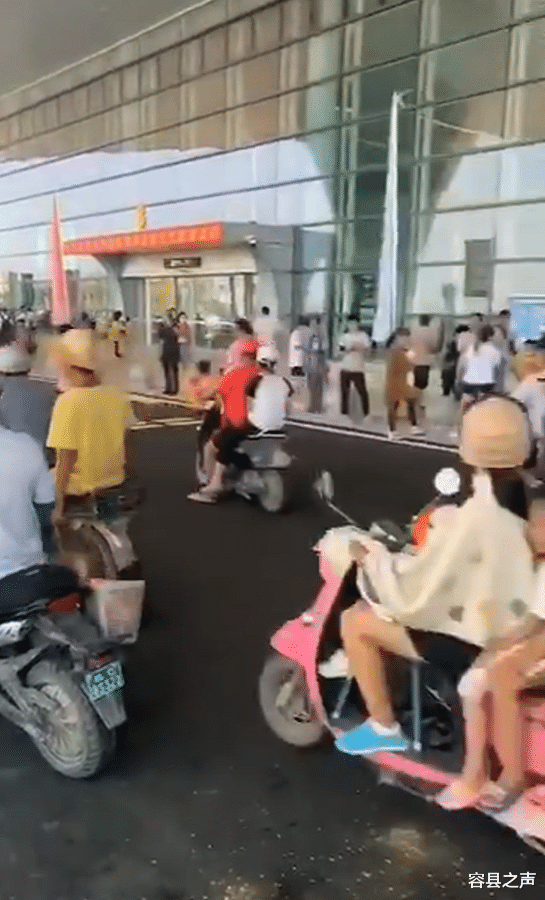 建国北路|广西第8个机场通航，大批市民骑摩托车围观！这些市也要建机场了