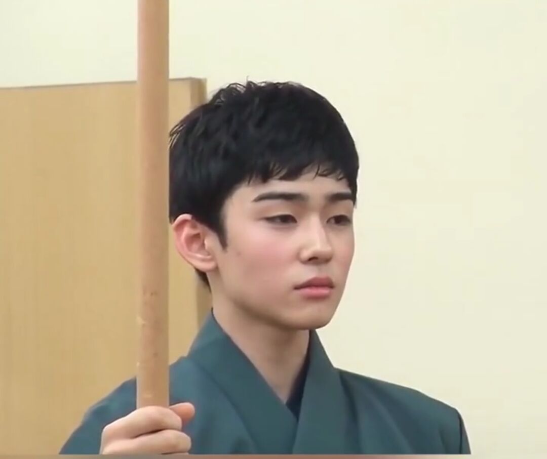 日本朝日電視臺花十年跟拍的少年貴公子，如今15歲顏值碾壓小鮮肉-圖6