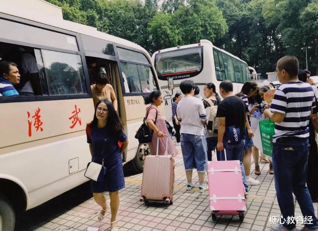 大学|大一新生开学要不要带被子?原来有这个“门道”,学姐的经验之谈