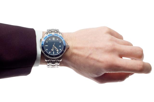 ＂心理学：选出一双男人的手，测出你的男人捞钱的能力有多强＂