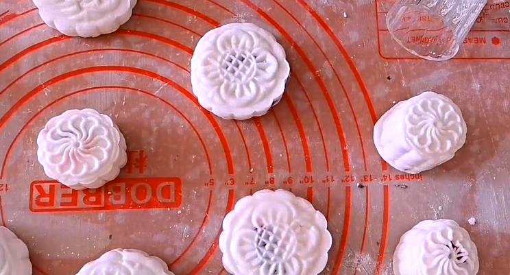 [蜂蜜]天热后，我家常做这道甜食，个个冰凉透明，软糯香甜，孩子超爱吃