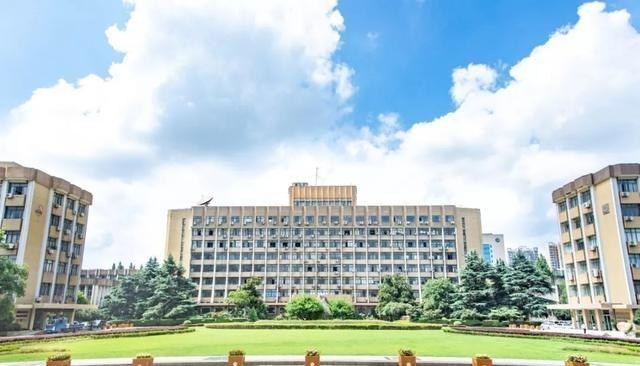 高校|中国高校100强，江苏有15所大学上榜，北京达18所！